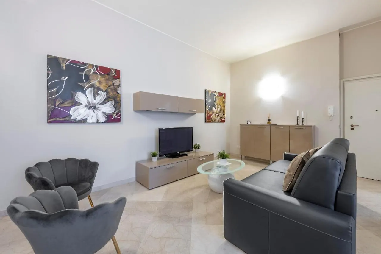 Milan Royal Suites - Centro 0*,