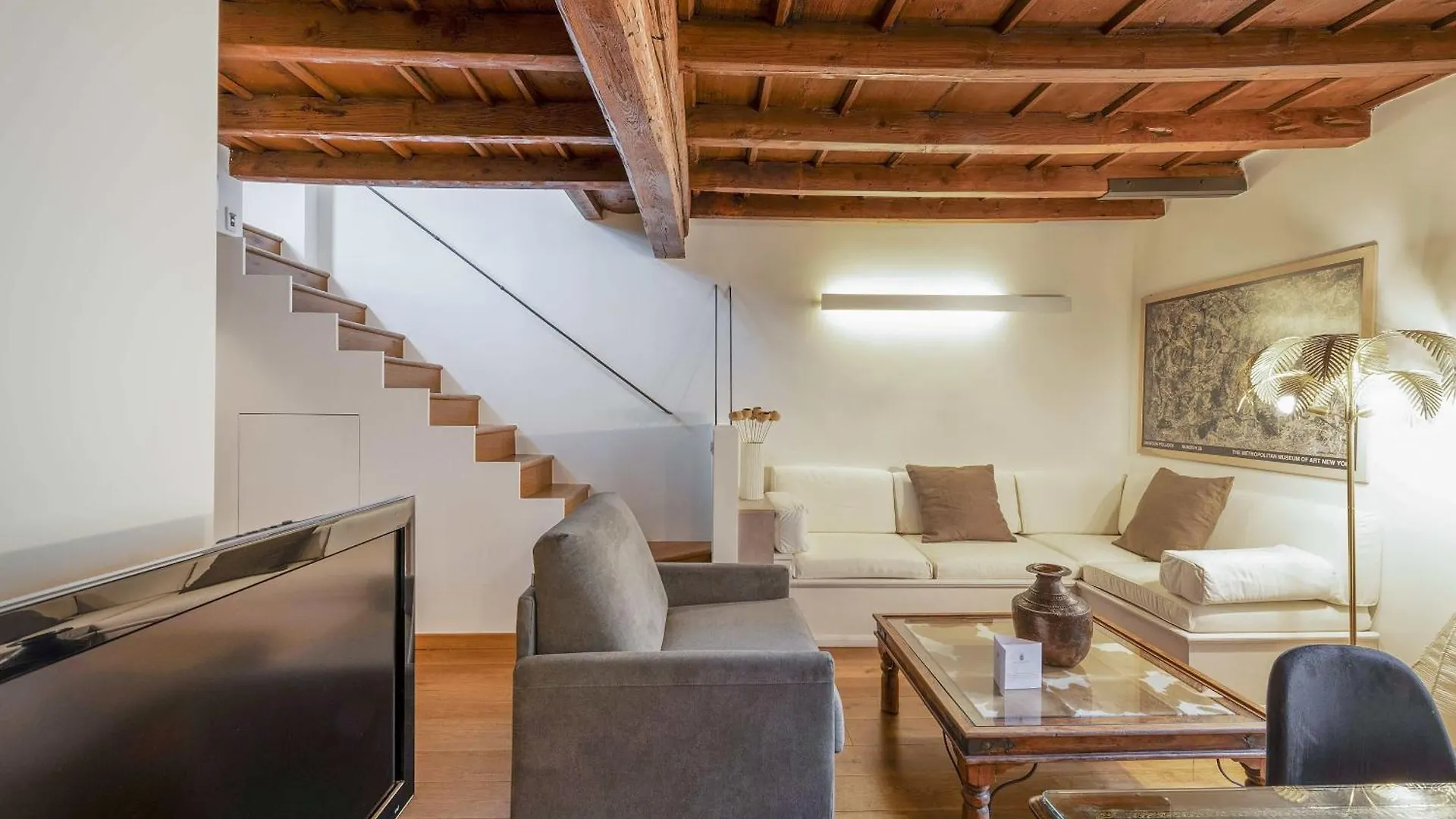 Milan Royal Suites - Centro Apartment