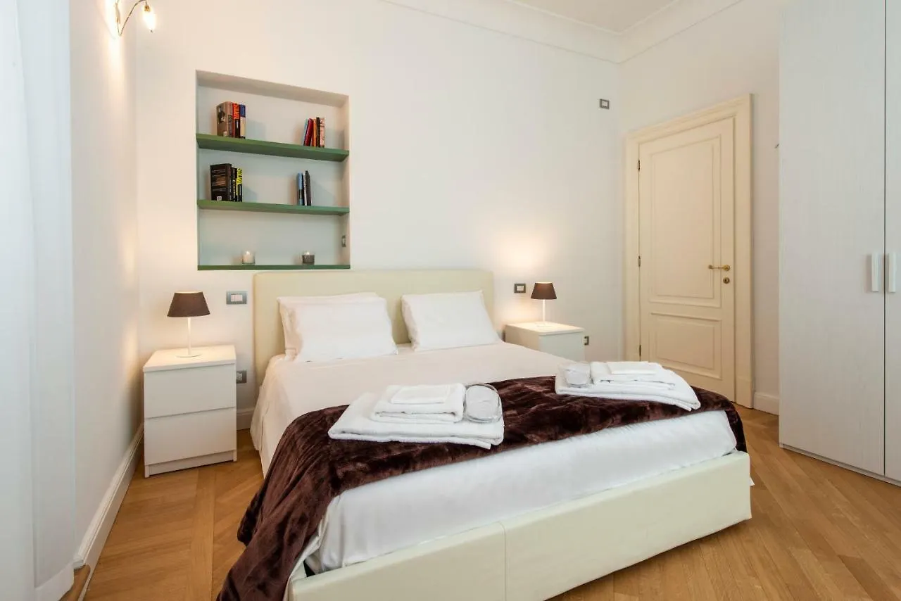 Apartment Milan Royal Suites - Centro Italy